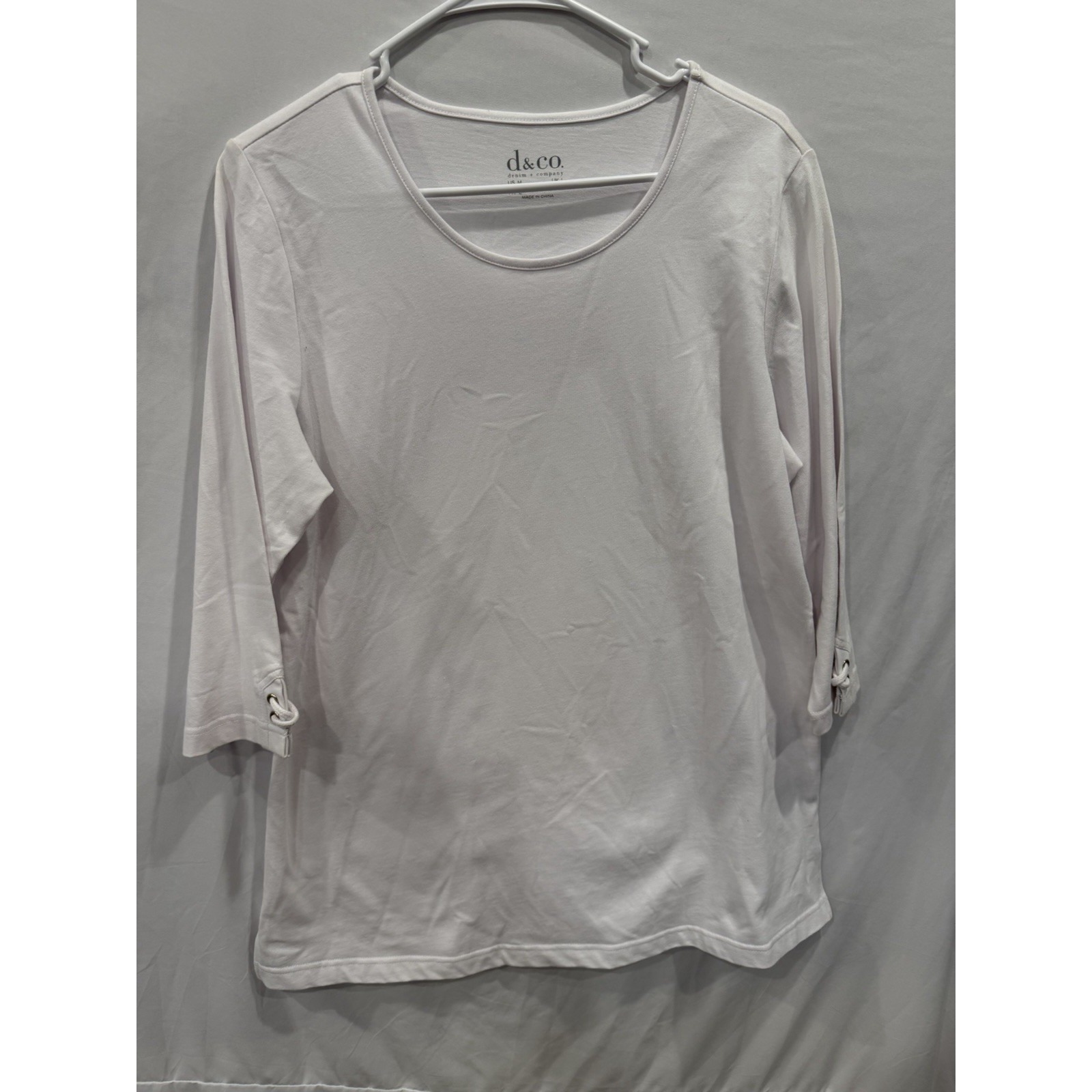 Denim & Co. Women's White 3/4 Sleeve Top Grommet Lace Up Cuff Scoop Neck Size M
